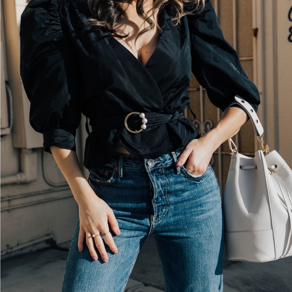 Zara black top XS 🖤 Brand new, worn once for a shoot for 5min. No tags.